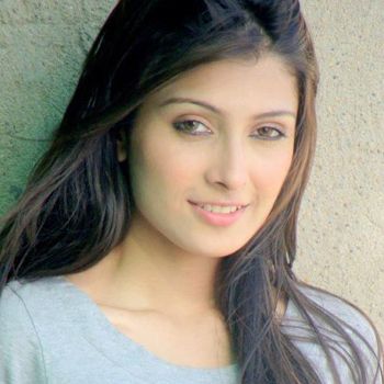 Ayeza Khan Thinks Nauman Ijaz is a Better Actor than Fawad Khan